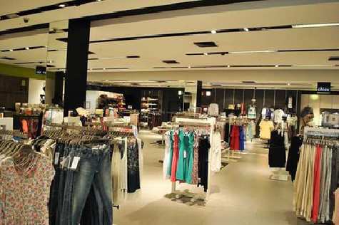 普安商场里的店面怎么装修？